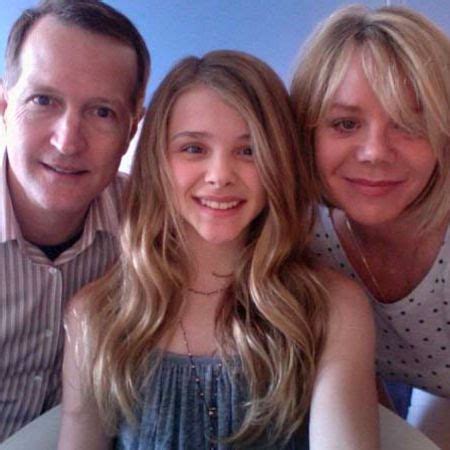 chloe grace moretz parents